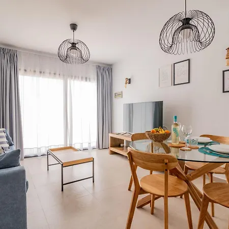 Saltwater Heated Pool, Air-con, Adult Only *