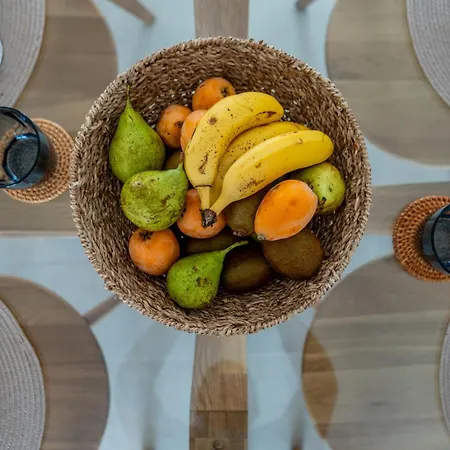 Saltwater Heated Pool, Air-con, Adult Only Апартаменты