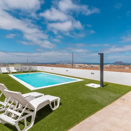 Saltwater Heated Pool, Air-con, Adult Only Lejlighed *