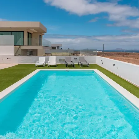 Saltwater Heated Pool, Air-con, Adult Only * コラレホ