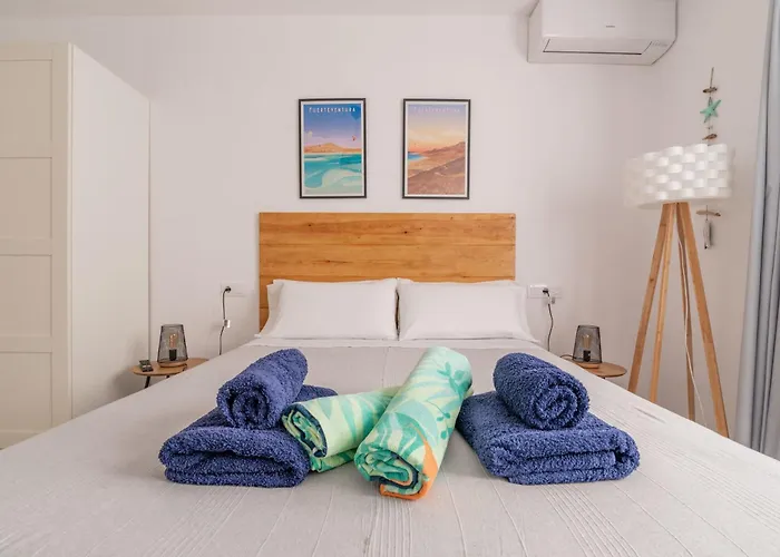 Saltwater Heated Pool, Air-con, Adult Only コラレホ