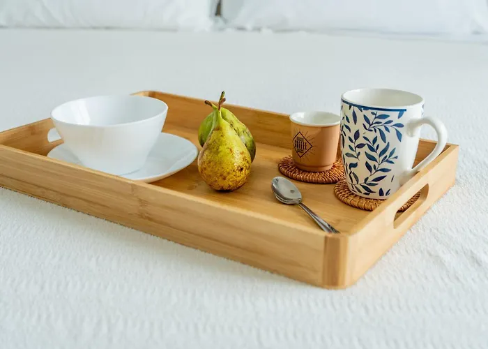 Saltwater Heated Pool, Air-con, Adult Only アパート *