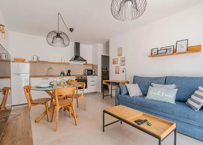 Saltwater Heated Pool, Air-con, Adult Only アパート コラレホ