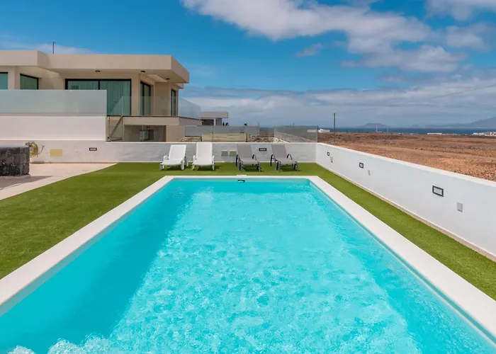 Saltwater Heated Pool, Air-con, Adult Only * コラレホ