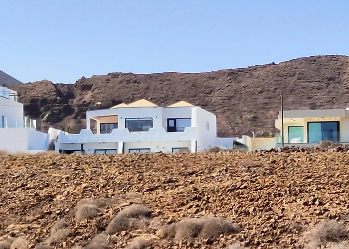 Saltwater Heated Pool, Air-con, Adult Only アパート コラレホ